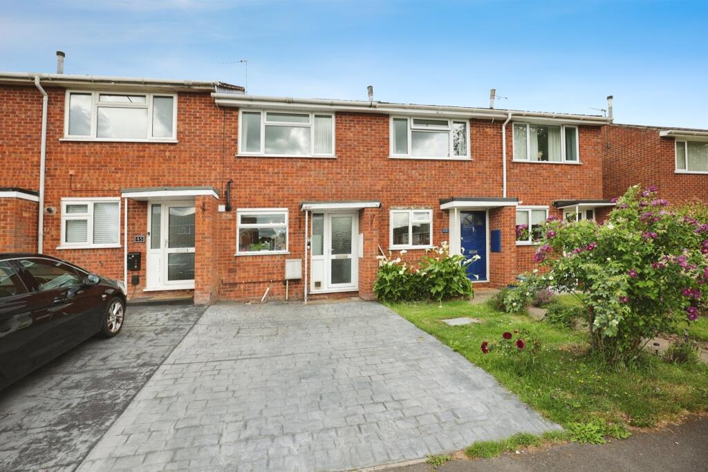 2-bed terraced on Morse Road, Whitnash, Leamington Spa, £250,000
