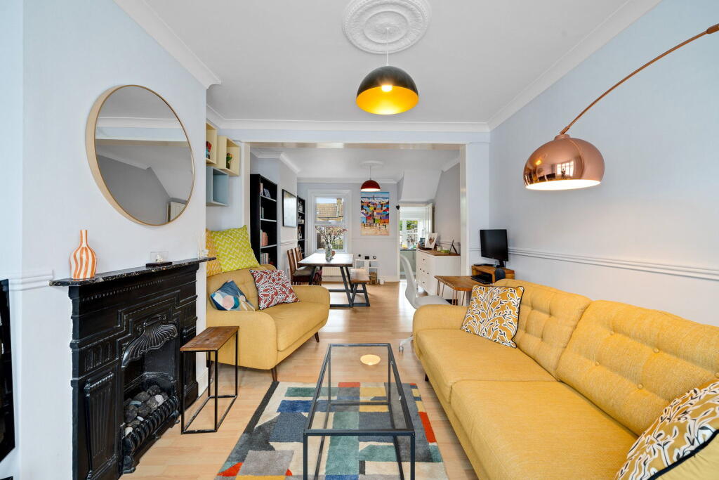 House in London - View 5