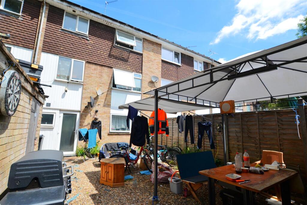 French Horn Lane, Hatfield photo 4