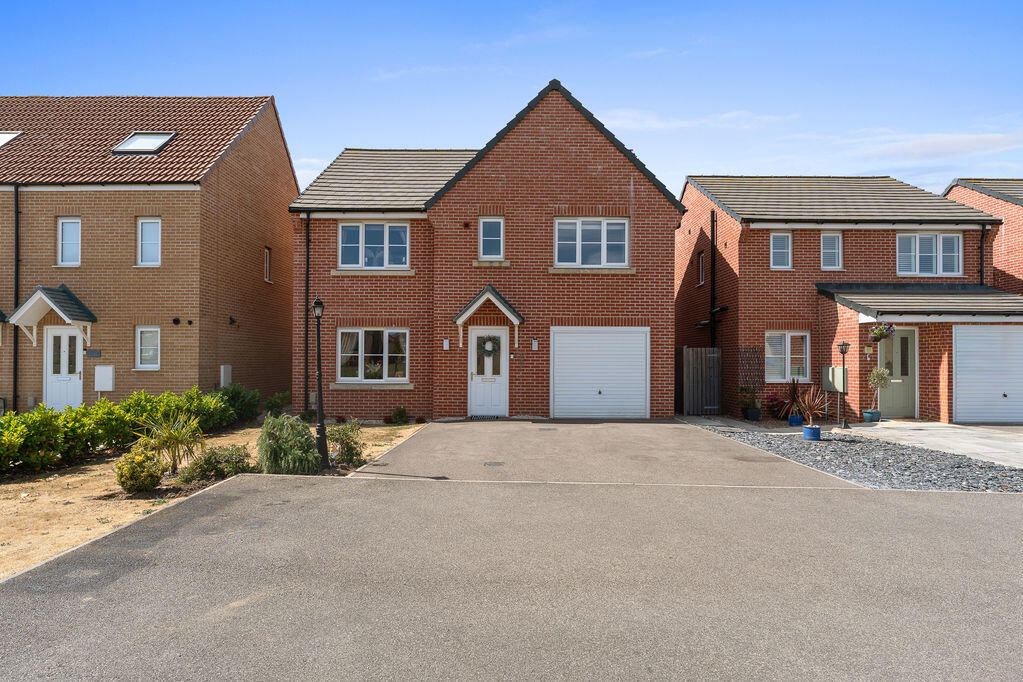 5-bed detached on Fairway Drive, Humberston, £315,000