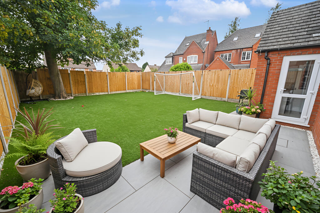 Mirbeck Close, Finchfield, Wolverhampton, WV3 - View 4