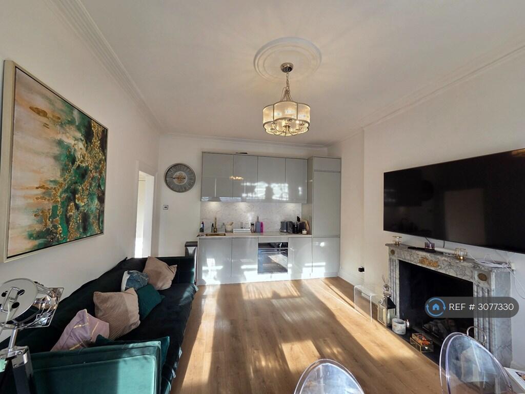 Apartment in London - View 2