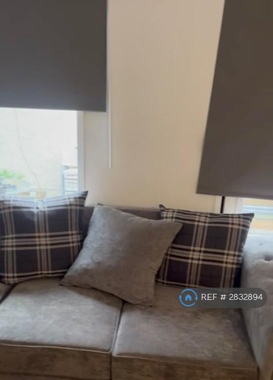 Main image of property: Burdiehouse Rd, Edinburgh, EH17