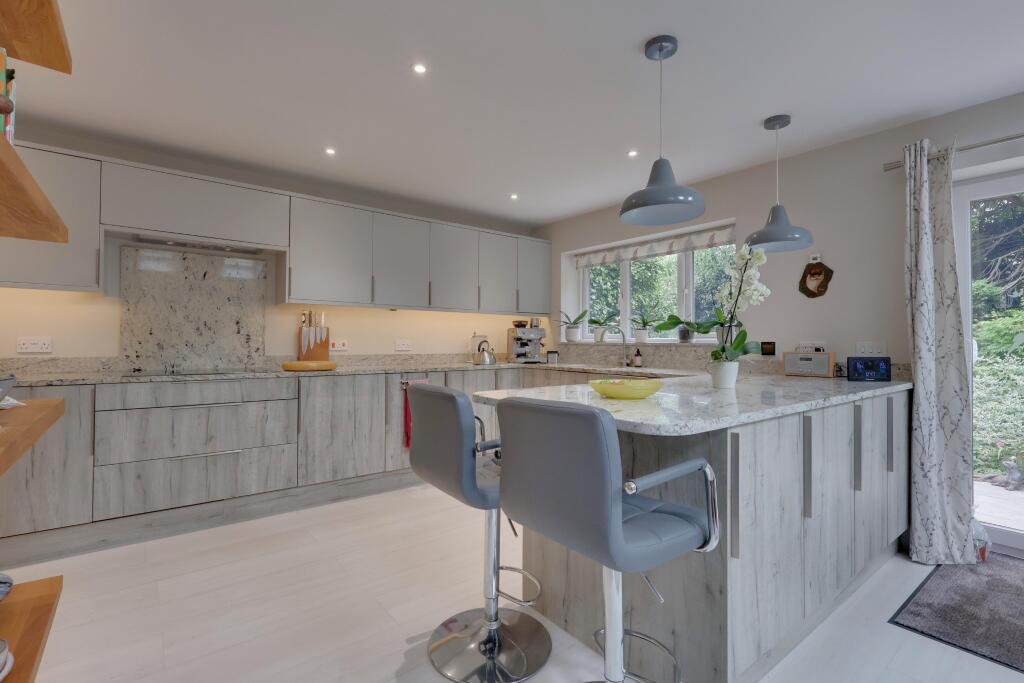 Southbrook Road, Langstone, Havant photo 4