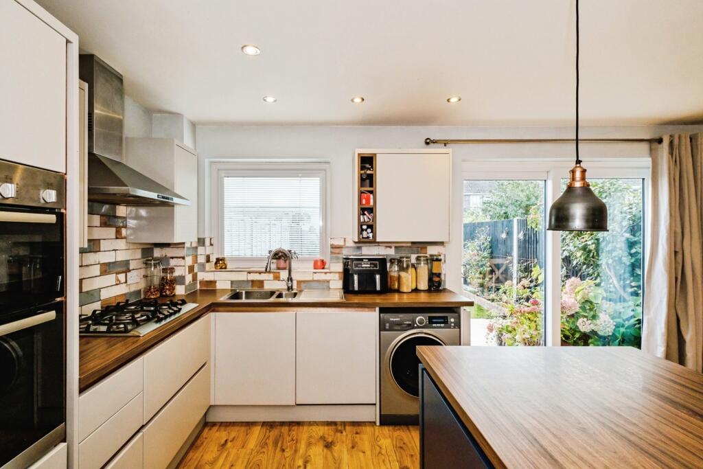 House in Horsham, Upper Beeding - View 5