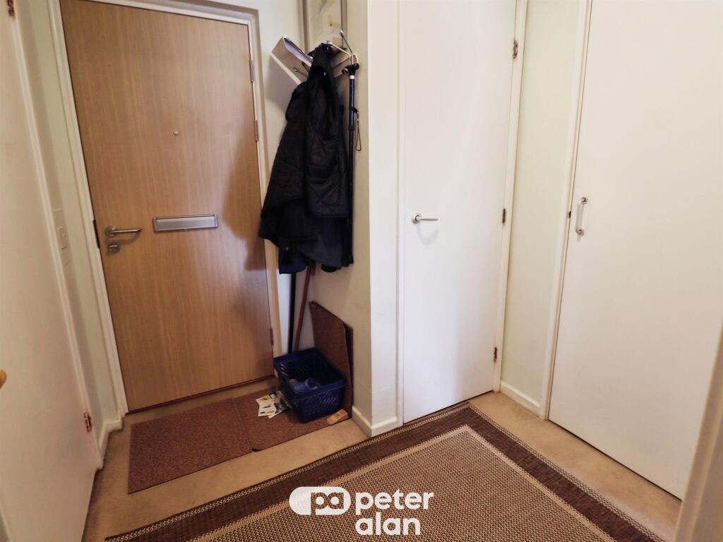 Apartment in Cardiff, Gabalfa - View 4