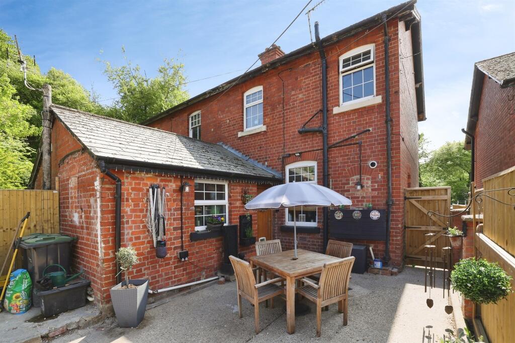 2-bed house on Station Road, Tidworth, £265,000