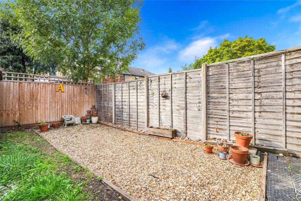 Fleeming Road, Walthamstow, London, E17 photo 3
