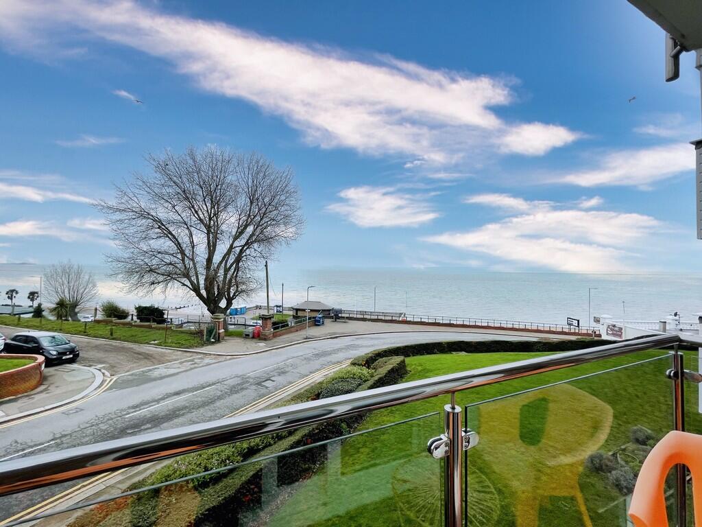 Waters Edge, Shorefield Road photo 4