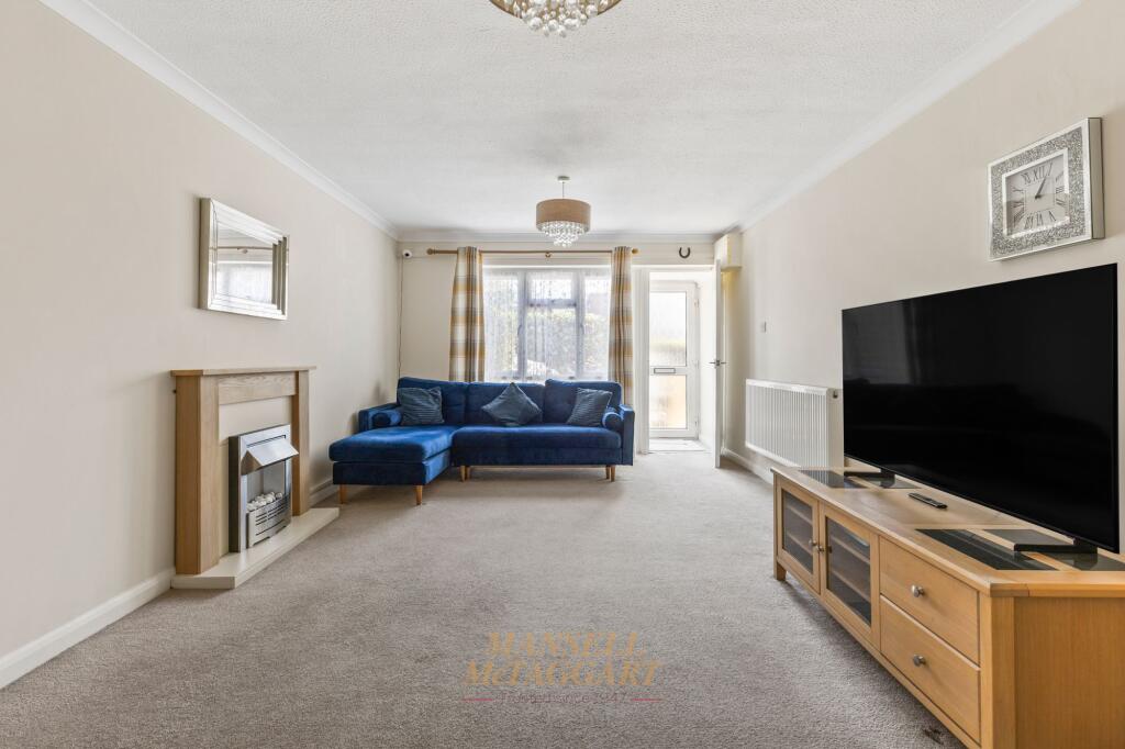 Apartment in Crawley, West Sussex - View 6