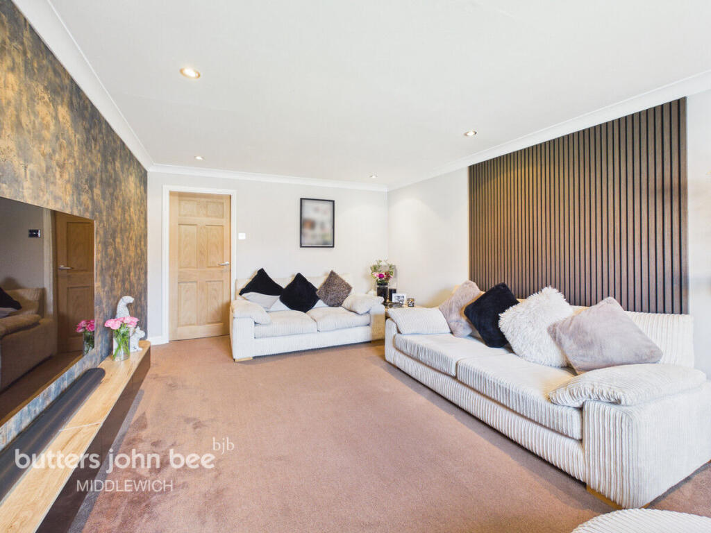 Hereford Way, Middlewich photo 4