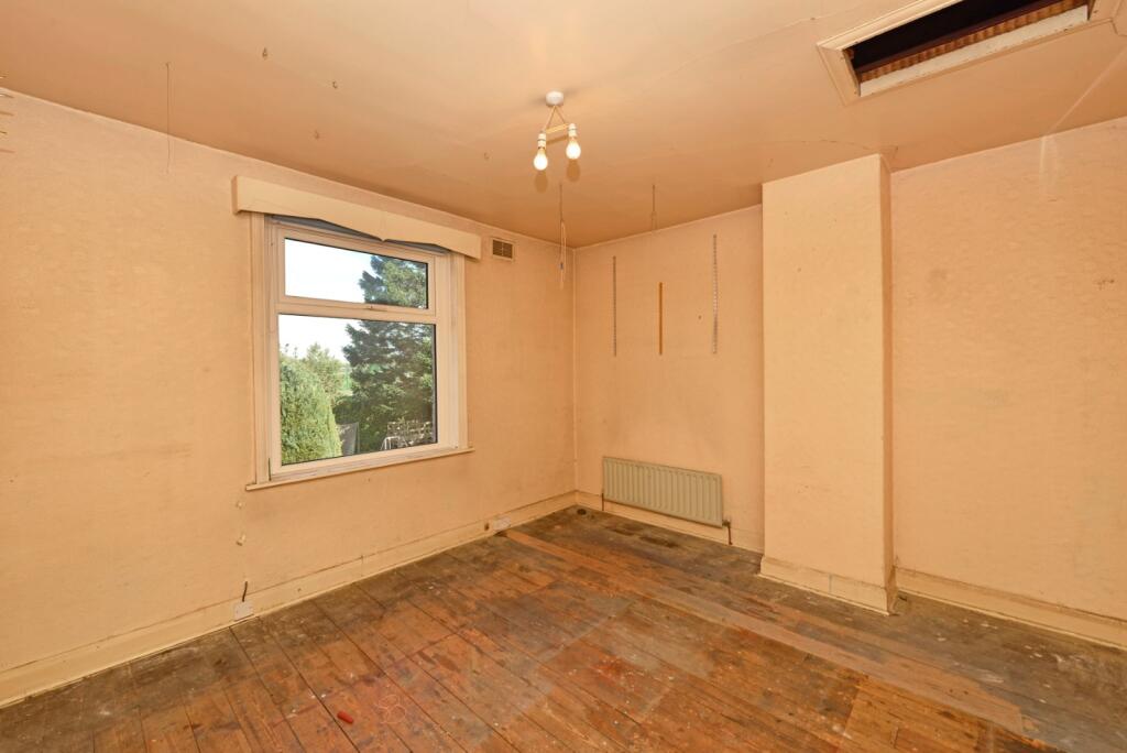 House in Bradford, Goose Hill, Bowling - More