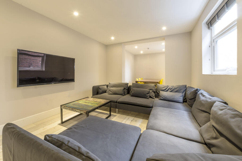 Main image of property: Craighall Avenue, Manchester