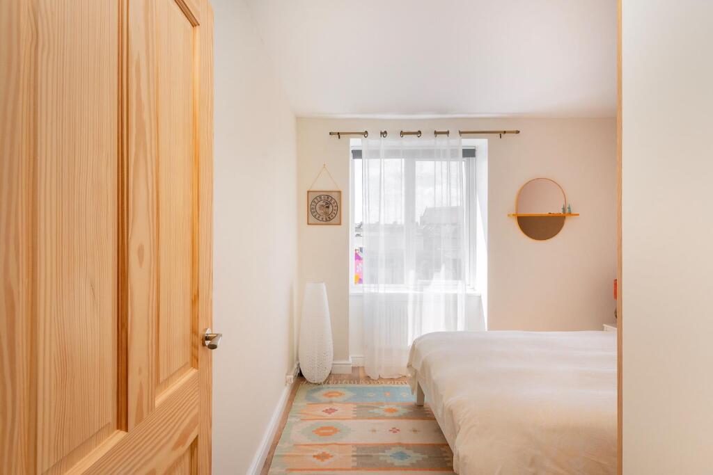 Apartment in Bristol - View 5