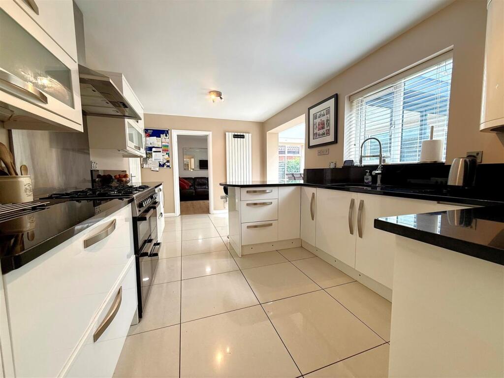 House in Portsmouth - More