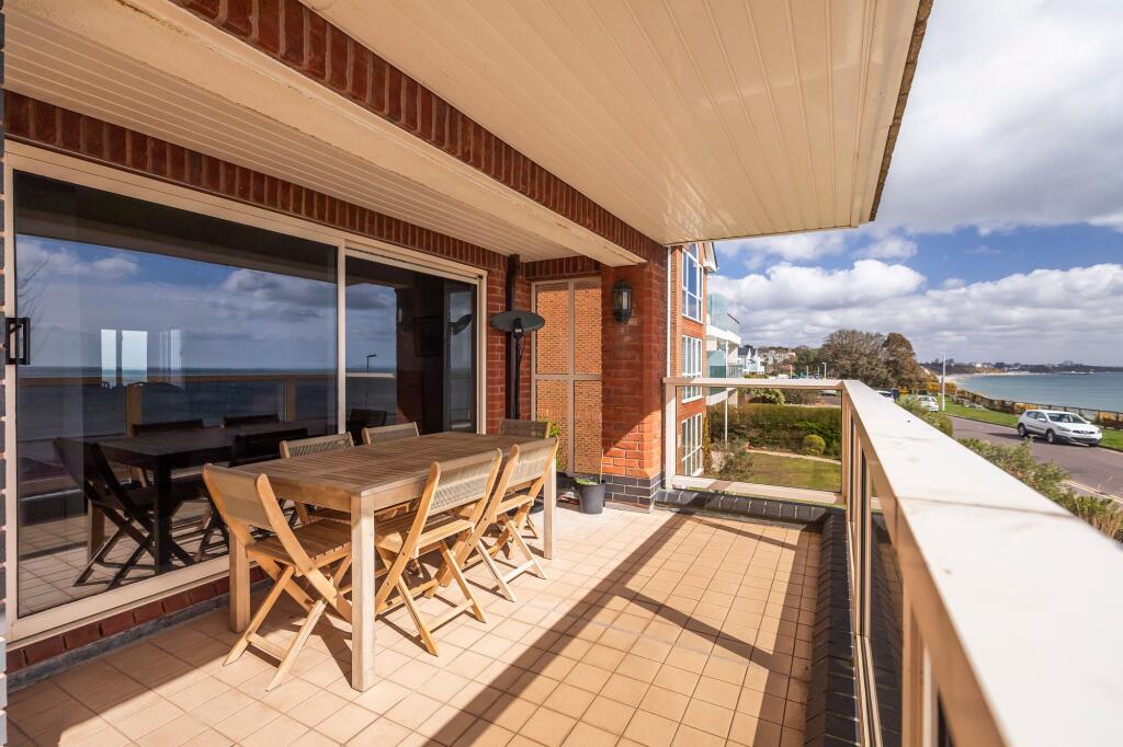 The Saltings, Cliff Drive, Canford Cliffs, Poole. photo 3