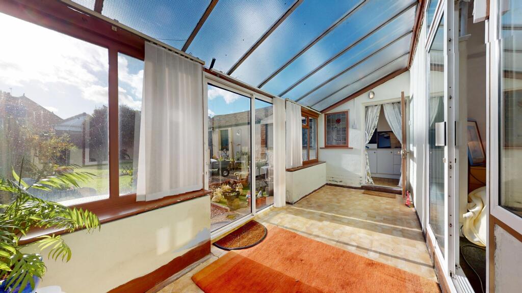 House in Cardiff, Whitchurch - More