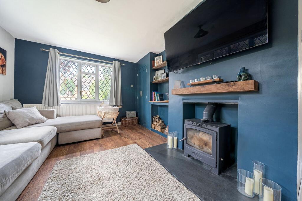 Three Firs Way, Burghfield Common, RG7 photo 4