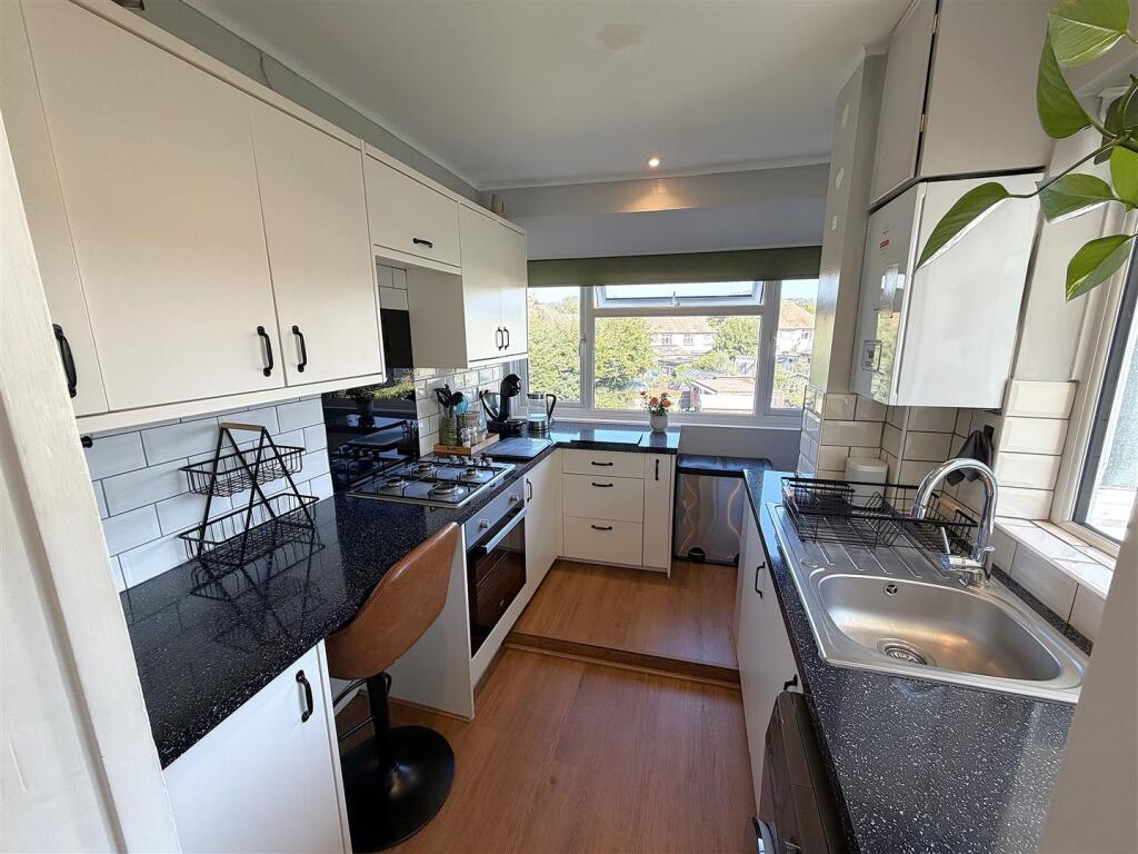 Wordsworth Road, Penenden Heath, Maidstone photo 3