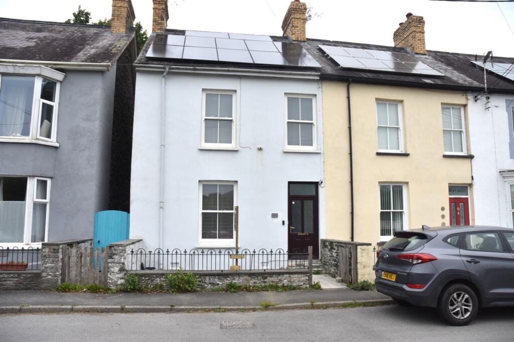 3-bed terraced on Ardeifi, Adpar, £210,000