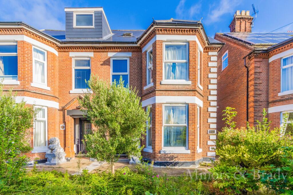 Main image of property: Earlham Road, Norwich, NR2