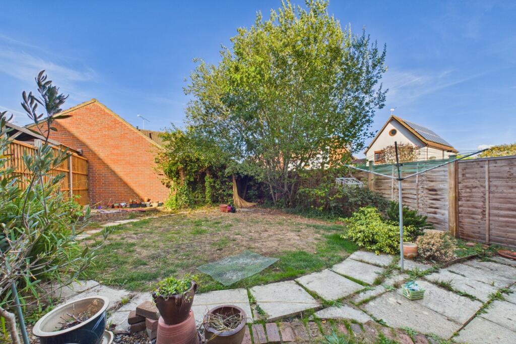 House in Sandhurst, College Town - View 5
