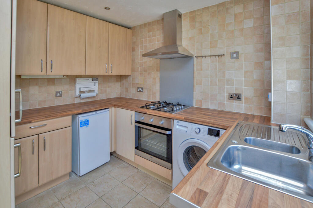 House in Glasgow, Kirkfield - More