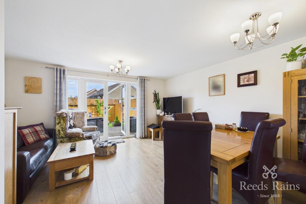 Oakfield Close, Hyde, Greater Manchester, SK14 photo 4