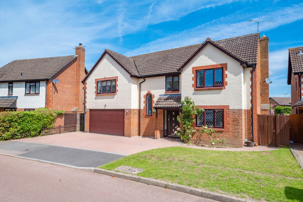 Main image of property: Garnet Field, Yateley, Hampshire, GU46