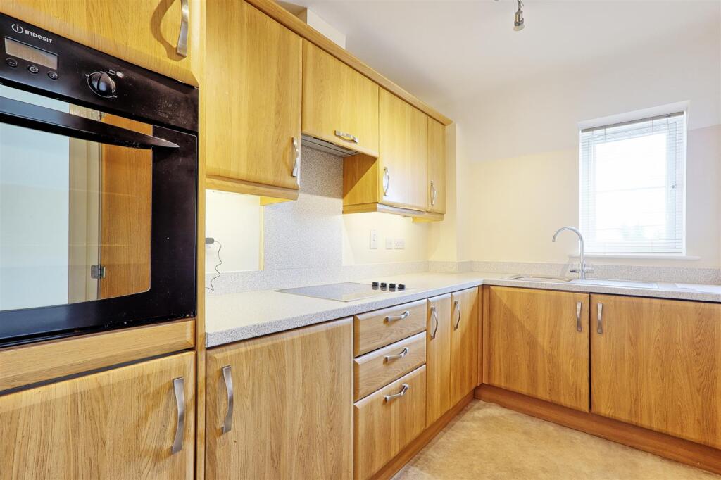 Apartment in Braintree, Essex - View 4