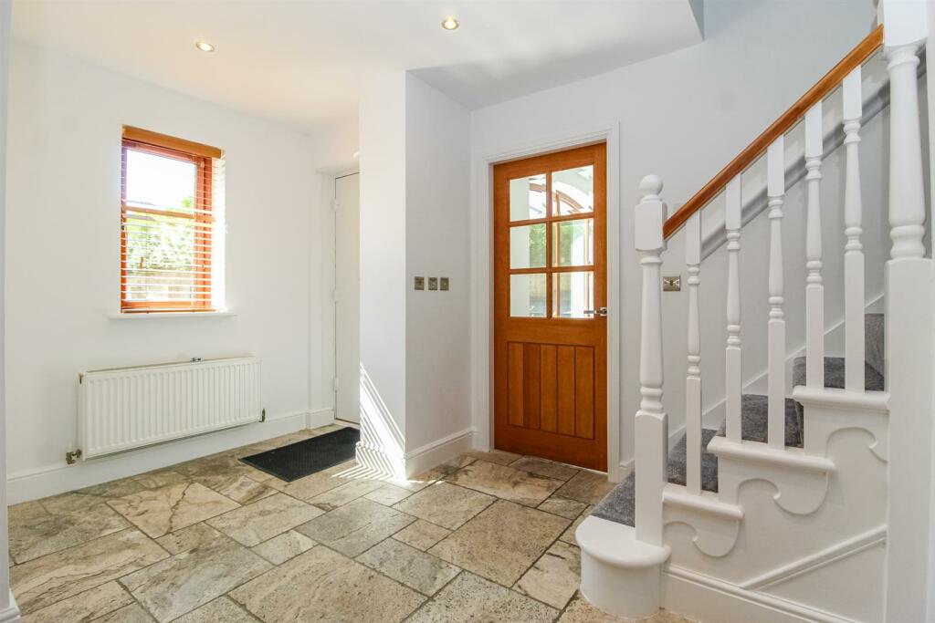 Manor Court, Normanton photo 3