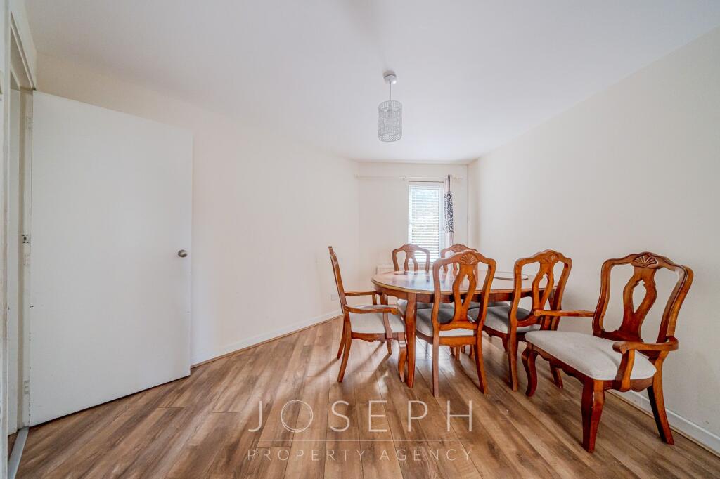 Apartment in Ipswich, Suffolk - View 3