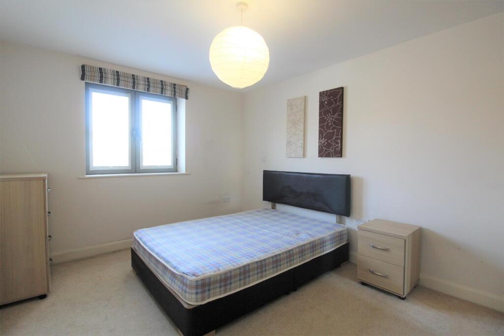 Apartment in Wakefield - View 5