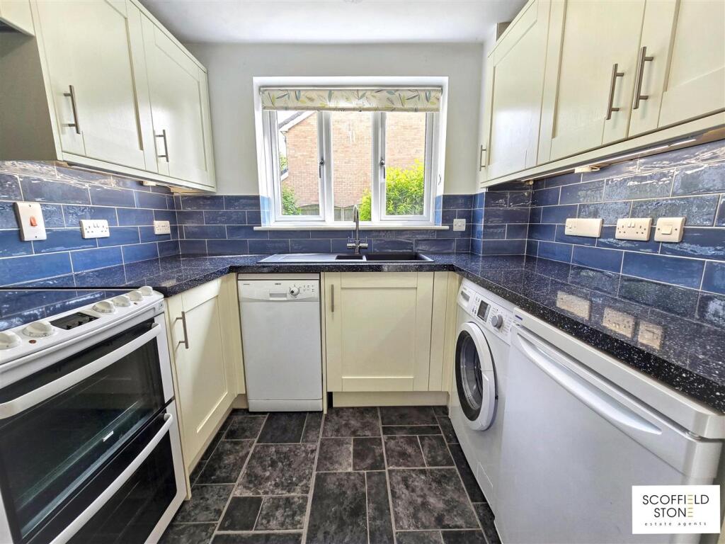 Bancroft Close, Hilton photo 4