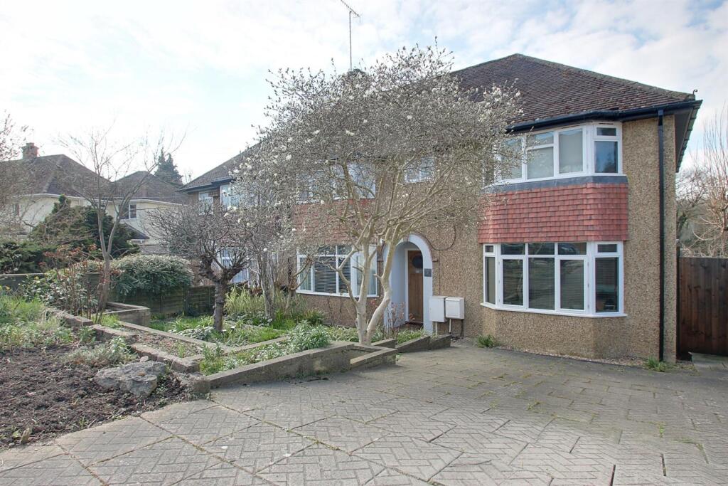 4-bed semi-detached on Woodlands Road, Nash Mills, £650,000