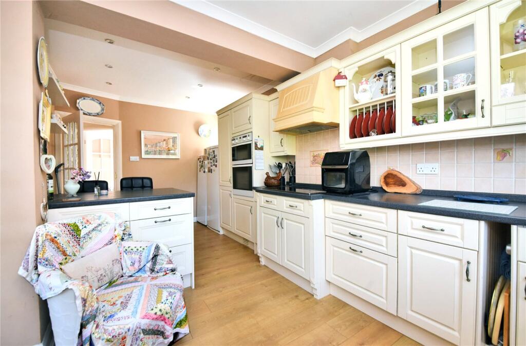 House in Reigate and Banstead, Chipstead - View 5