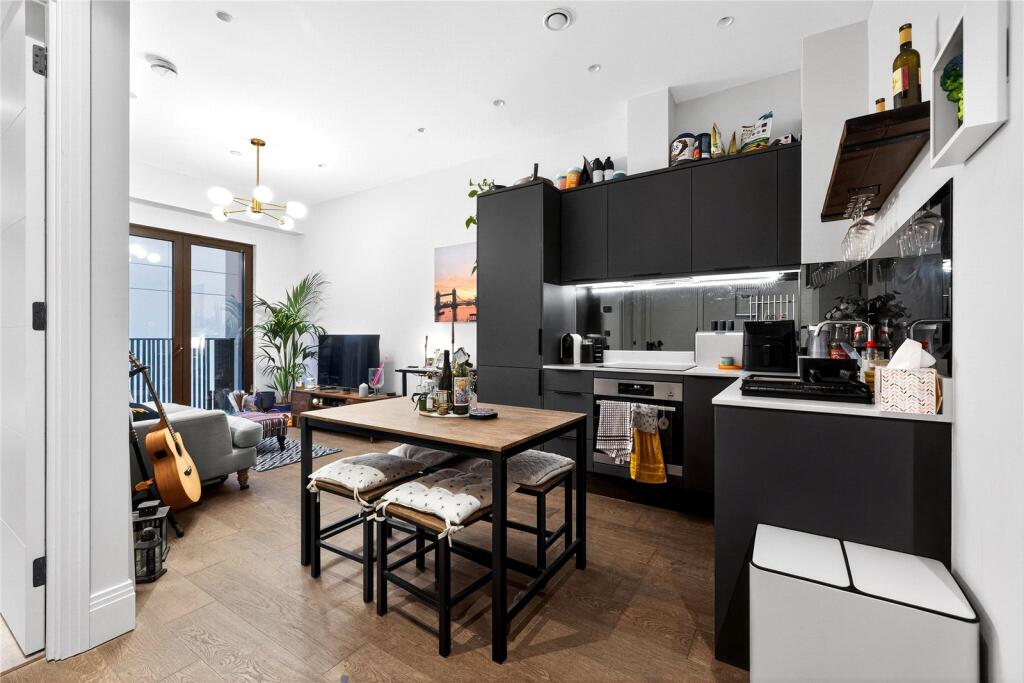 Main image of property: Selsdon Way, London, E14