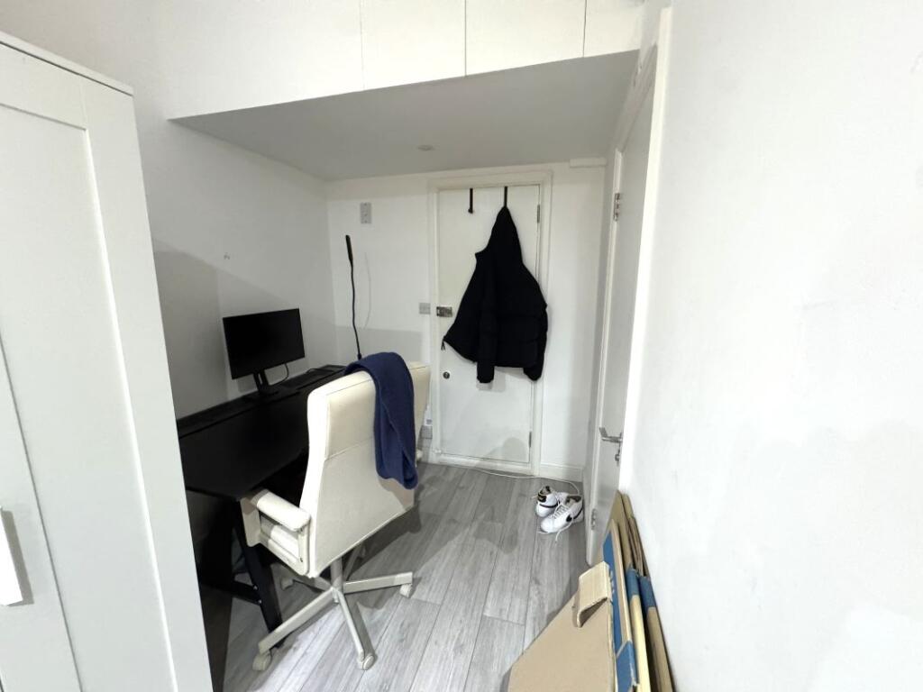 Apartment in London - View 3