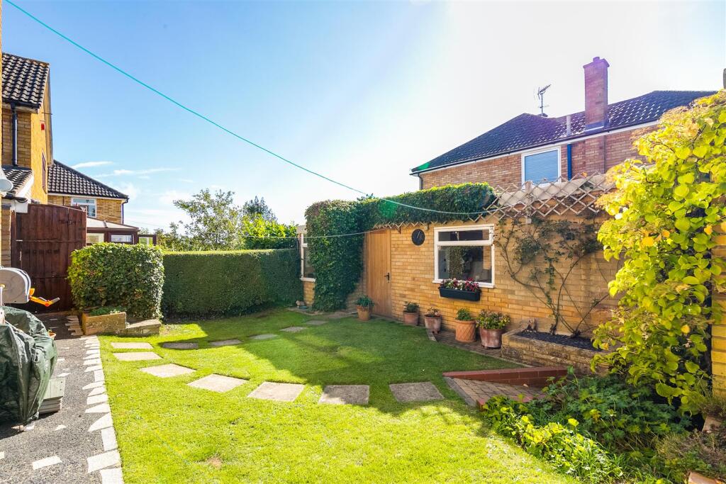 Millard Way, Hitchin photo 3
