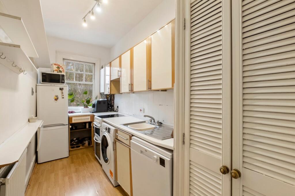Apartment in London - View 4