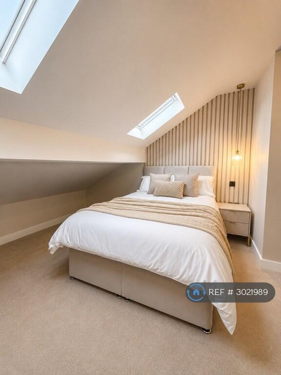 Main image of property: Broomhill Lane, Mansfield, NG19