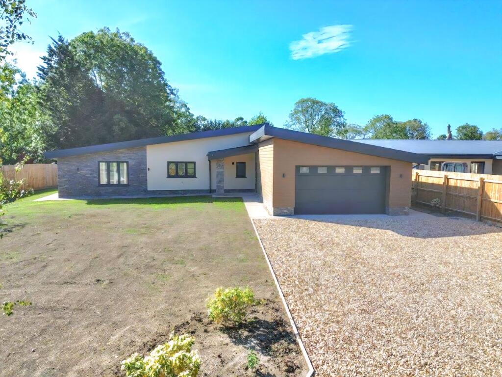 3-bed detached on Oak Drive, Peakirk, Market Deeping, PE6, £680,000