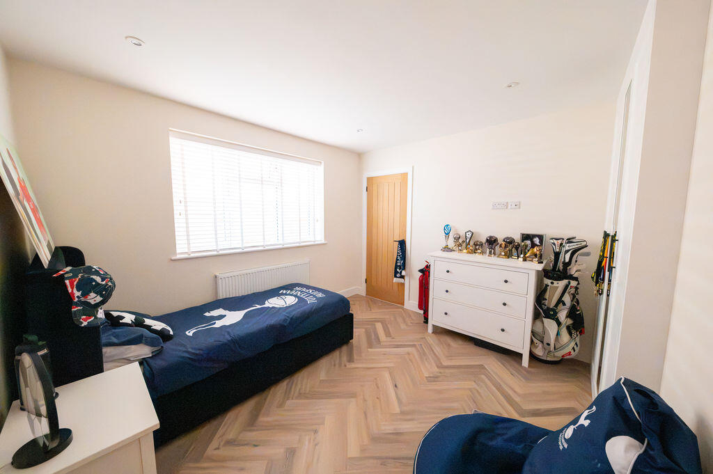 House in Havant, Lovedean - More