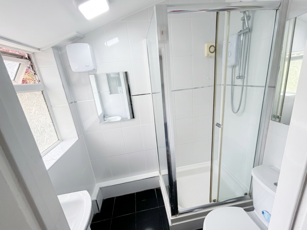 Additional image 9 of Milner Road - 4 bed, Selly Oak, West Midlands, B29