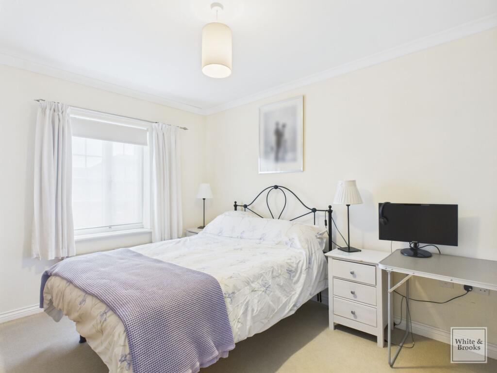Apartment in Chichester, Tangmere - View 4