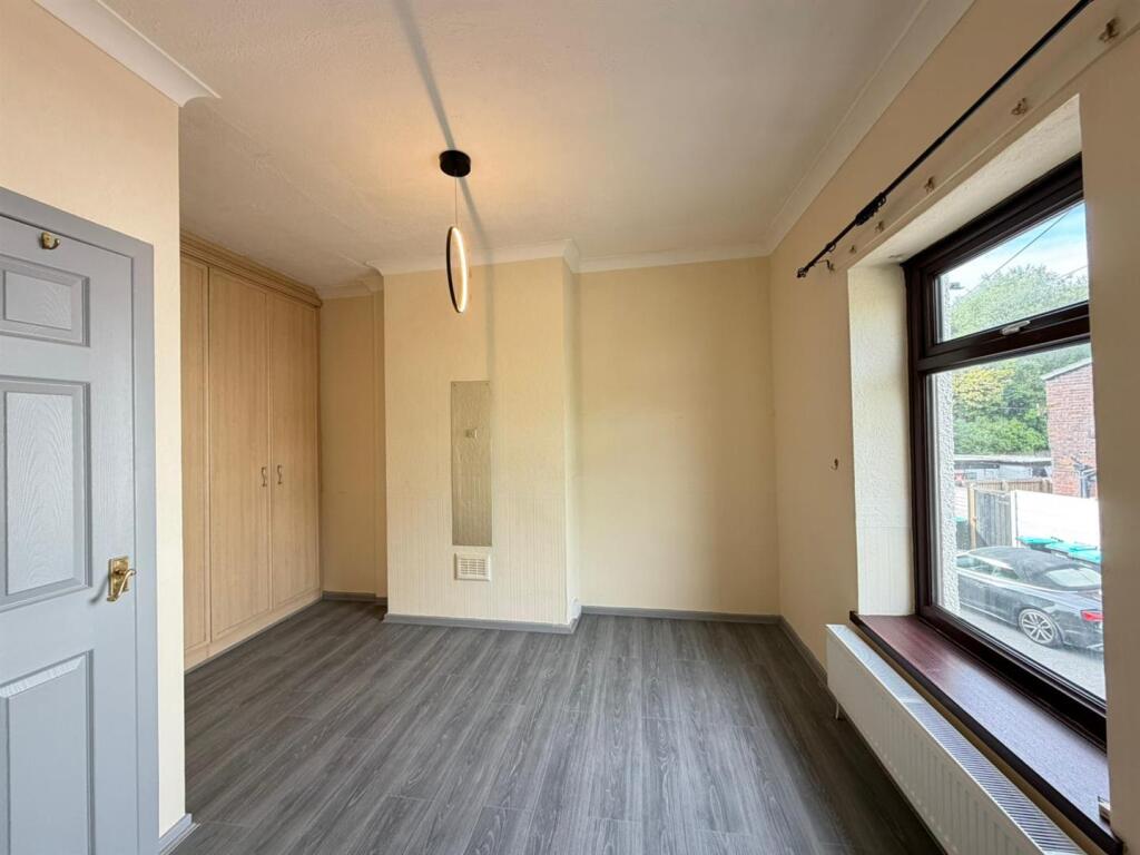 House in Oldham, Austerlands, Spring Hill - View 4