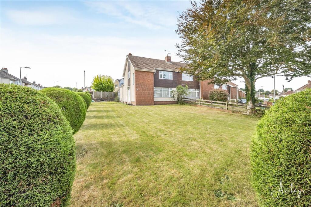 3-bed house on Sycamore Avenue, Neath, SA11, £250,000