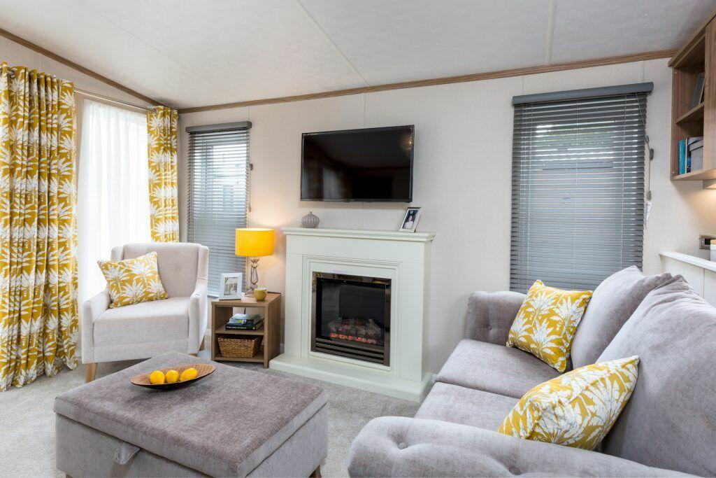 2-bed caravan on Ingleton, Carnforth, LA6 3HR, £105,000