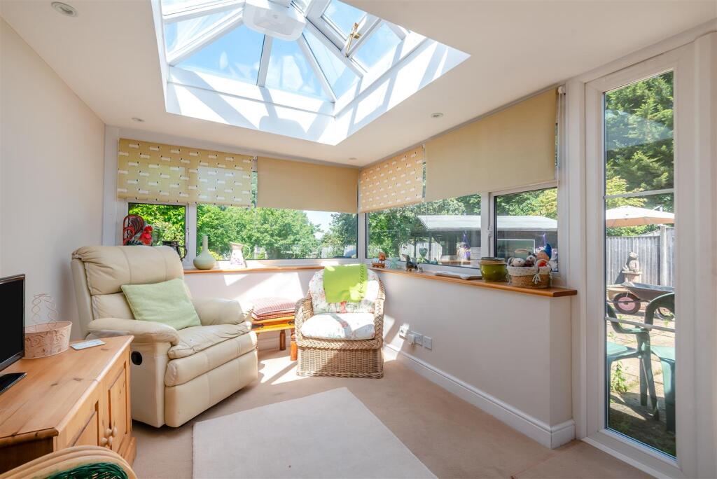 House in Maidstone, Loose - View 3