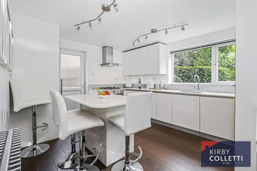 House in Broxbourne, High Leigh Garden Village - View 2